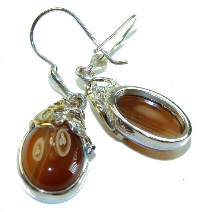 Sublime natural Orange Carnelian 2 tones .925 Sterling Silver handmade earrings - Close-up of orange carnelian earrings with sterling silver setting.