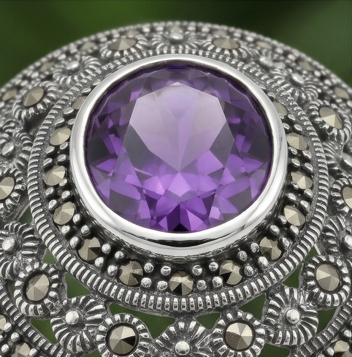 Liliana 7.5 carat Amethyst .925 Sterling Silver Handcrafted Ring size 7 1/4 - Stone close-up of Liliana Amethyst in sterling silver setting.
