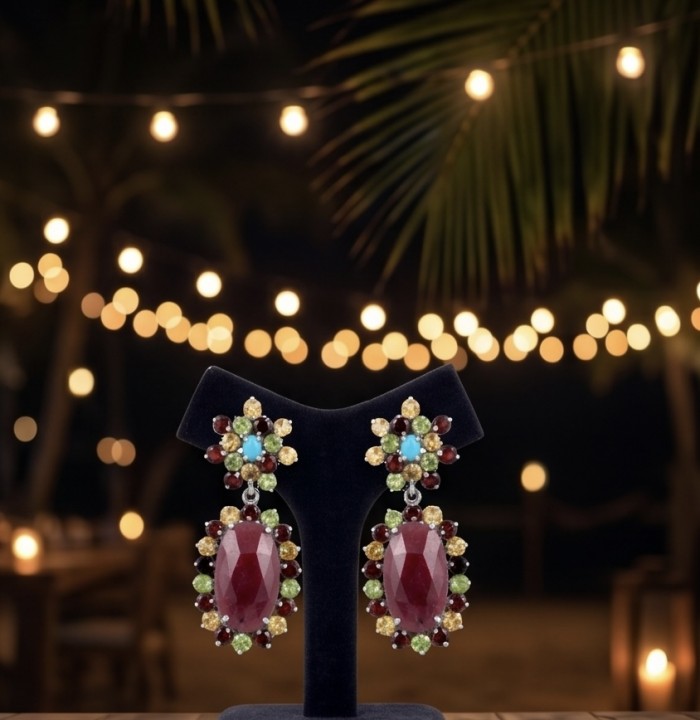 Real Art - Giovanna Natural 20.2 carat Kasmir Ruby .925 Sterling Silver handcrafted Statement earrings - Earrings on stand with multi-colored gemstones, night background