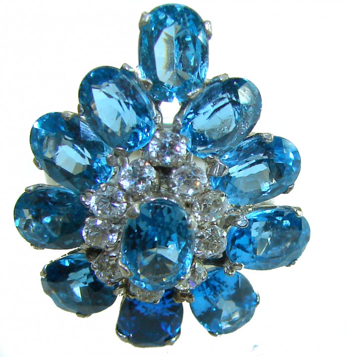 Ocean 11.5 carat London Blue Topaz .925 Sterling Silver Perfectly handcrafted Ring s. 7 1/4 - Close-up of Ocean 11.5 carat London Blue Topaz sterling silver ring