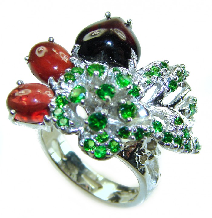 Red Heart 15.5 carat Garnet .925 Sterling SilverLARGE STATEMENT handcrafted ring; s. 8 1/4 - Close-up of garnet and green gem ring in .925 sterling silver.