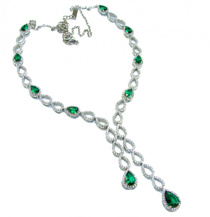 Vintage style - Timless Beauty 14.5 carat Colombian Emerald .925 Sterling Silver handcrafted Statement necklace - Intricate necklace with green teardrop stones and silver loops, top view