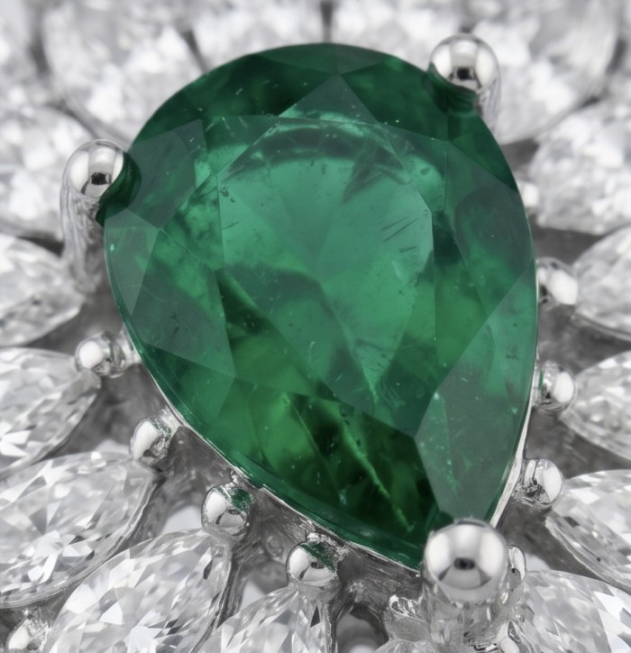 Luxurious 4.2 carat Colombian Emerald .925 Sterling Silver dipped in Rhodium handcrafted Ring size 8 1/4 - Close-up of luxurious Colombian emerald and silver setting.