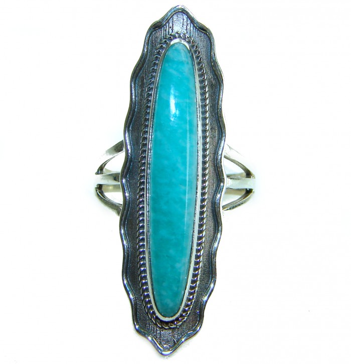Rare authentic Turquoise .925 Sterling Silver handcrafted Large ring; s. 9 - Front view of turquoise and silver handcrafted ring.