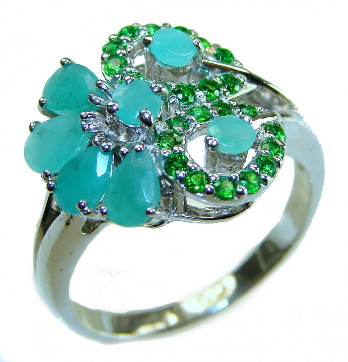 Vintage style - Timless Beauty 8.5 carat Emerald .925 Sterling Silver handcrafted Statement Ring size 7 3/4 - Vintage ring close-up with emeralds on sterling silver band