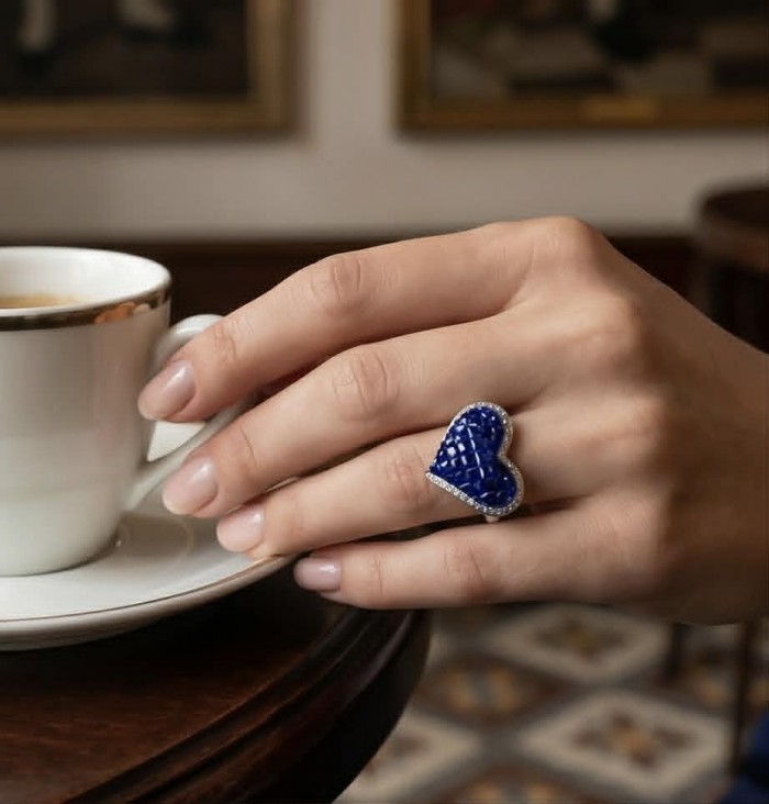 Pure Heart 12.2 carat natural Sapphire .925 Sterling Silver Perfectly handcrafted Ring s. 7 - Hand wearing Pure Heart sapphire ring, holding a coffee cup.