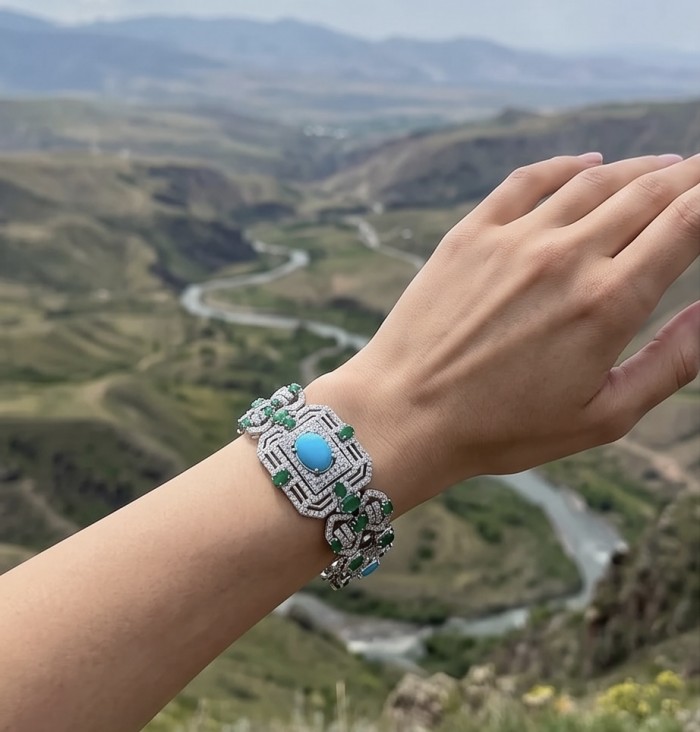 Art Deco - Pacifica - 98.4 carat Turquoise Emerald .925 Sterling Silver handmade Statement Bracelet - Worn on hand, Art Deco bracelet with turquoise and emerald details.