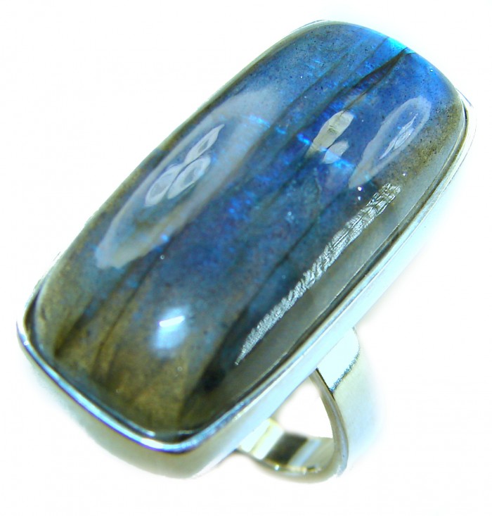 Shimmering Natural Labradorite .925 Sterling Silver handcrafted Large ring size 8 adjustable - Close-up of shimmering labradorite set in .925 sterling silver ring.