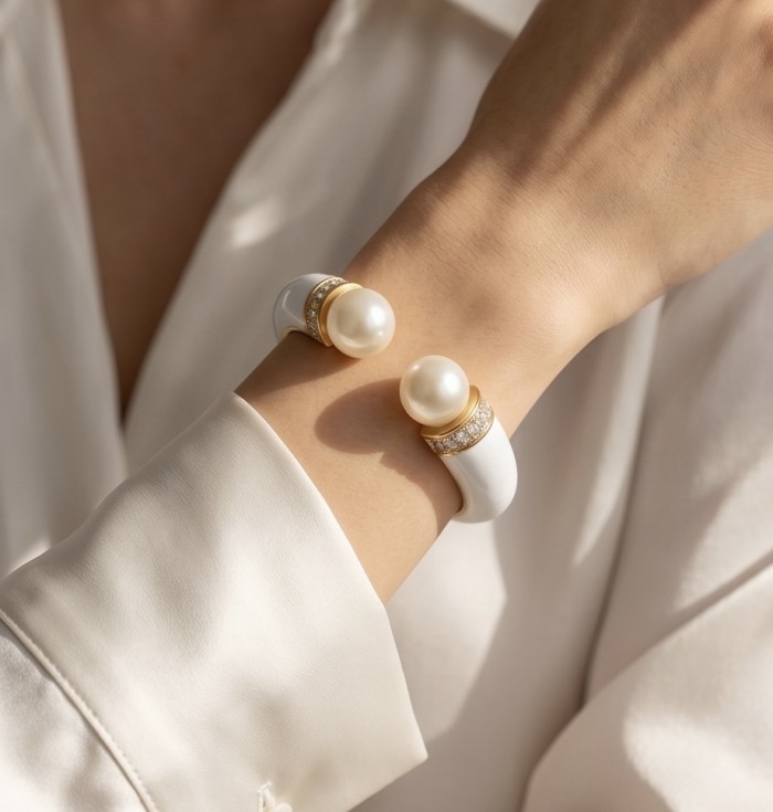White Enamel Vintage style Luxurious Created Pearl Hinge golden Bangle Bracelet - photo 1