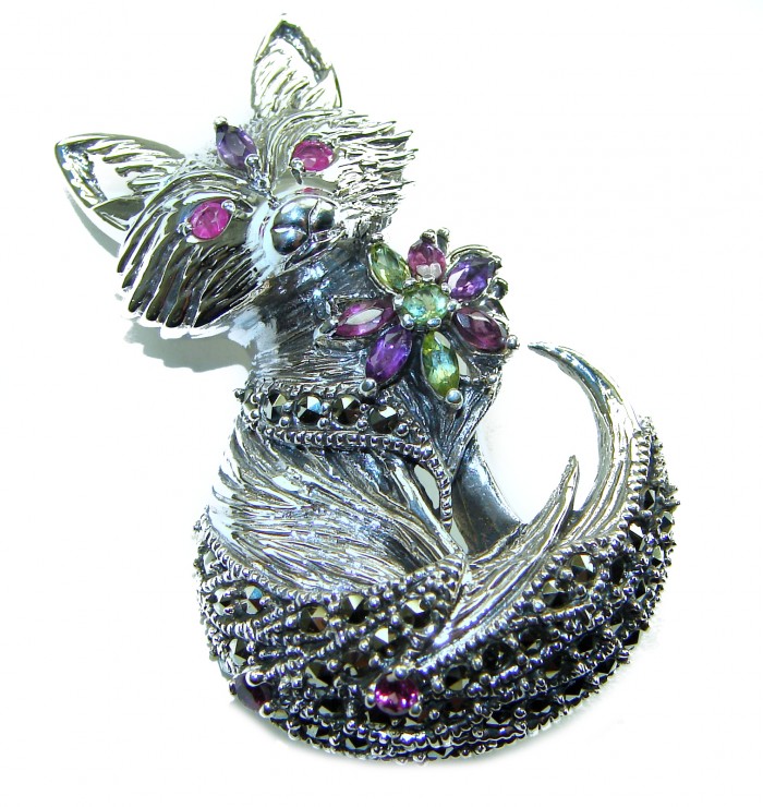 Fox - Natural Ruby .925 Sterling Silver handmade Pendant Brooch - Fox pendant with rubies on sterling silver, top view.