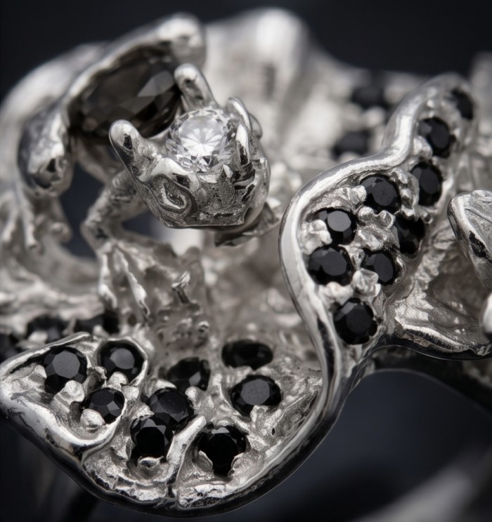 Blue Flowers 10.2 carat natural Sapphire .925 Sterling Silver dipped in rhodium Perfectly handcrafted Ring s. 8 - Close-up of ornate sterling silver ring with black and clear stones.