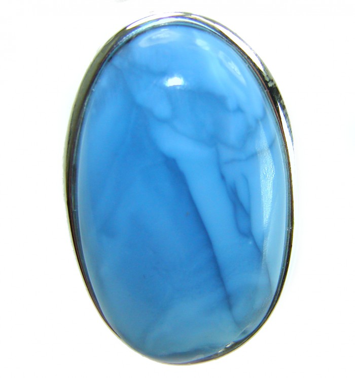 Rare and Spectacular 25.9 carat authentic Andean (Peruvian) Blue Opal .925 Sterling Silver Handcrafted Ring size 8 - Close-up of a rare 25.9 carat authentic Andean (Peruvian) blue stone.