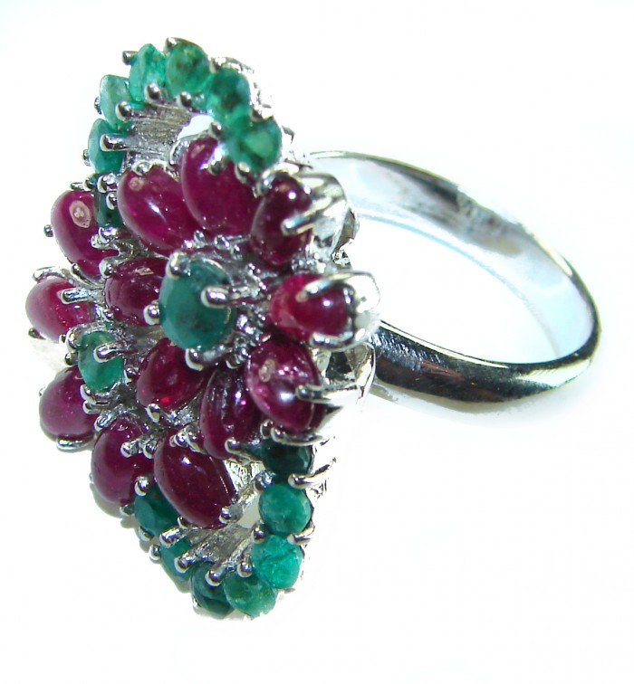 Magnificent Flower 18.5 carat Ruby Emerald .925 Sterling Silver handcrafted incredible Statement HUGE Ring s. 7 - Side view of Magnificent Flower 18.5ct Ruby Emerald .925 Sterling Silver Ring