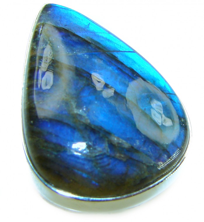 Shimmering Natural Labradorite .925 Sterling Silver handcrafted Large ring size 7 adjustable - Close-up of shimmering Labradorite stone in .925 Sterling Silver setting.