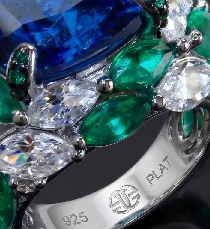 Nautilius 29.2 carat authentic Sapphire Chrome Diopside .925 Sterling Silver handcrafted Statement Ring size 7 1/4 - Close-up of Nautilius ring with sapphire, diopside, and clear stones.